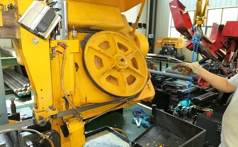 如何解决宜章卧式金属带锯床切削时出现的断带现象？